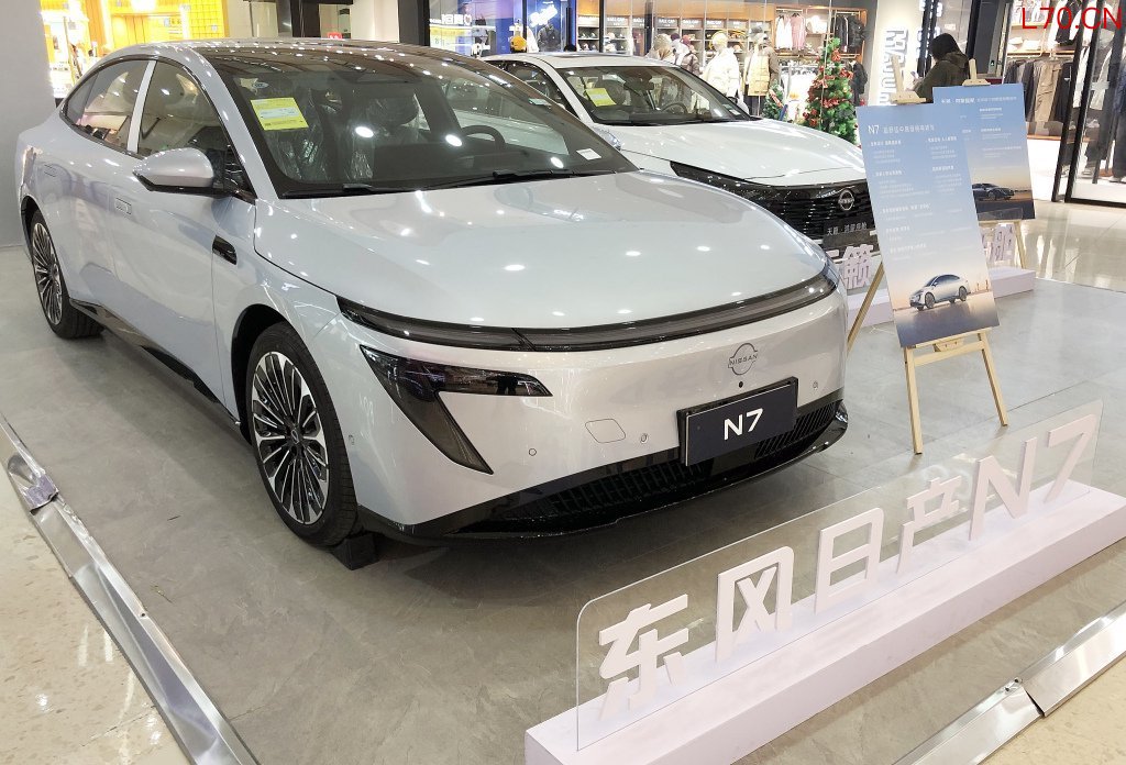2025年12月16日，江苏常州，东风日产N7汽车销售展位。视觉中国 图