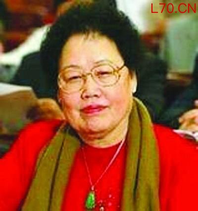 陈丽华晚年每天生活费10元 简朴生活背后的紫檀情怀