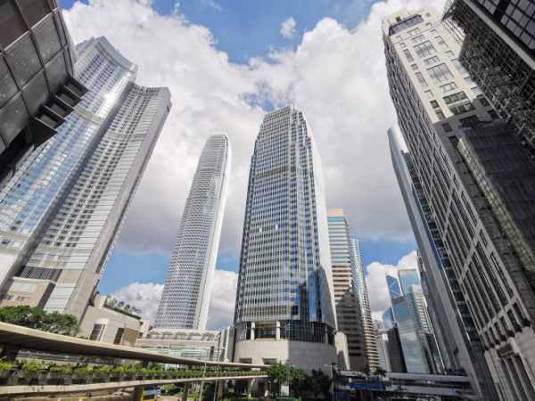 中汽协：5月汽车产销分别完成261.6万辆和262.9万辆 环比增长、同比小幅下降